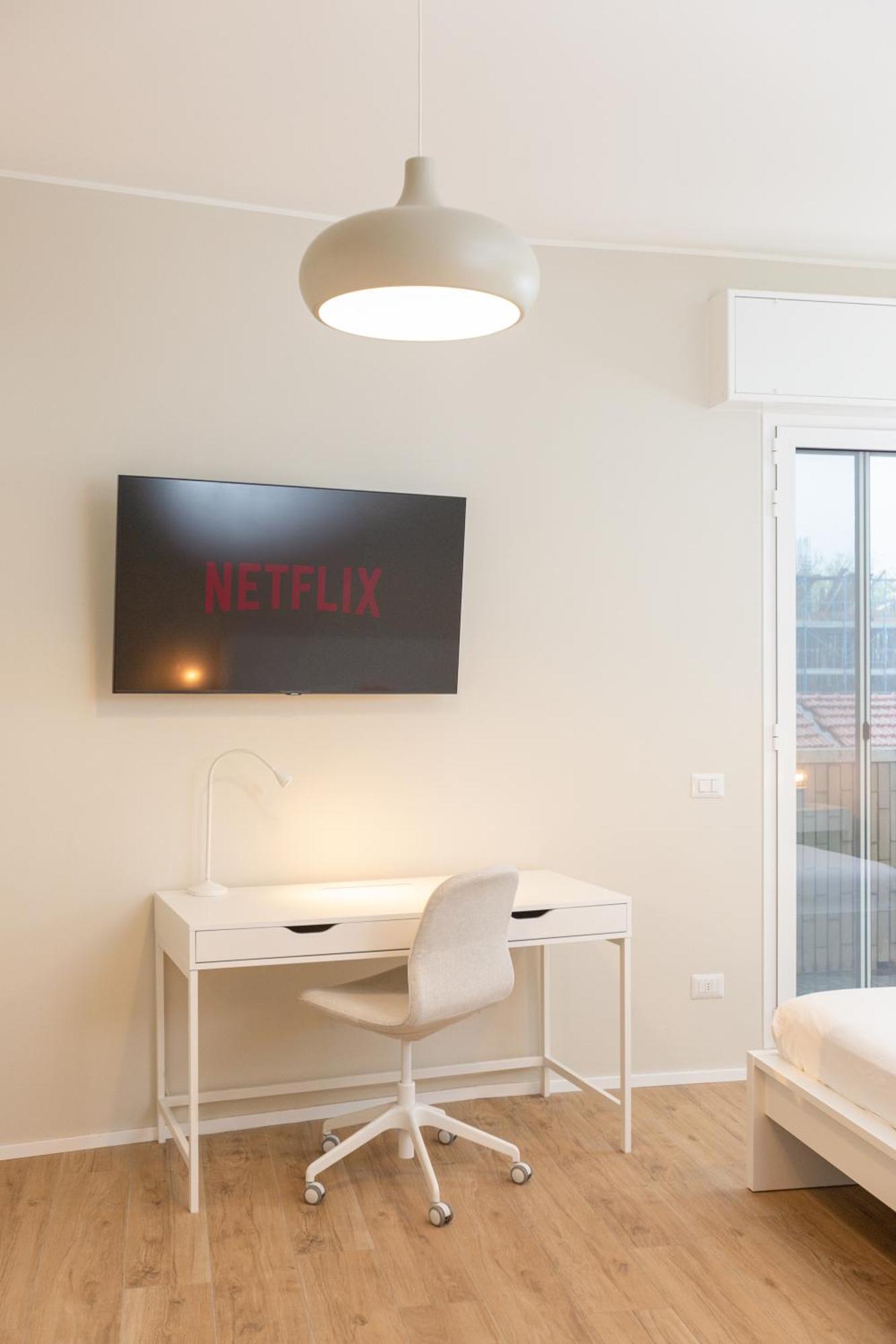 Dreams Exclusive Apartments With Terrace - Free Parking - M1 Station - Near Center Милан Экстерьер фото
