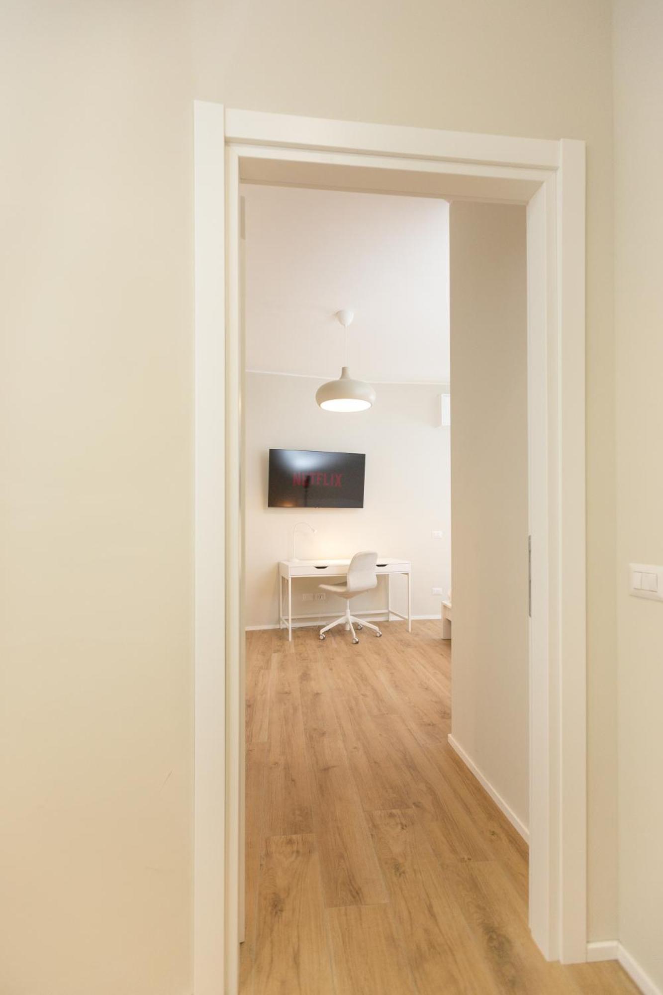 Dreams Exclusive Apartments With Terrace - Free Parking - M1 Station - Near Center Милан Экстерьер фото