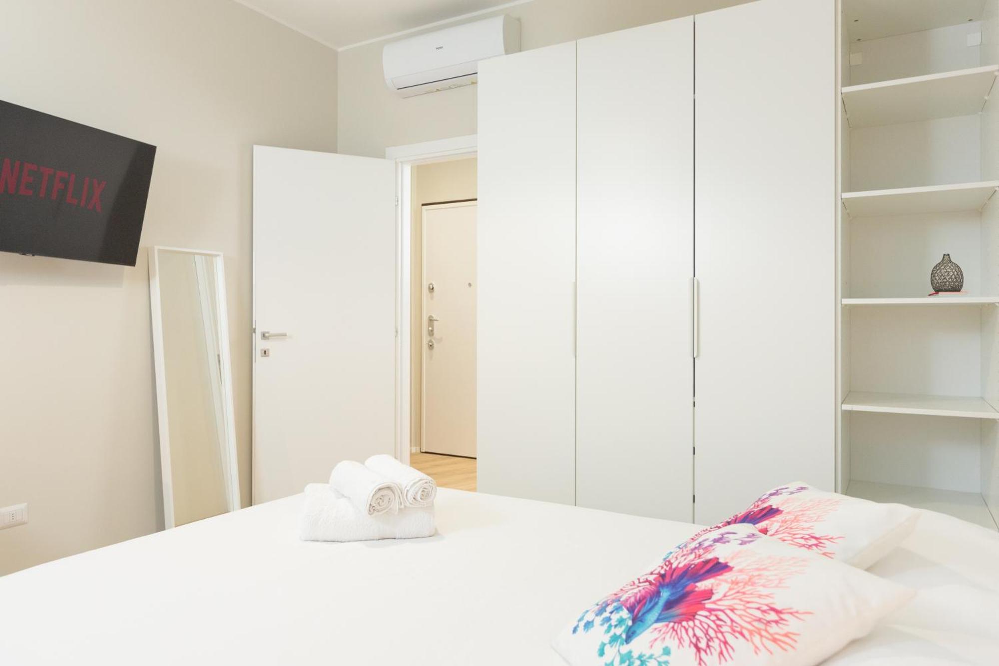 Dreams Exclusive Apartments With Terrace - Free Parking - M1 Station - Near Center Милан Экстерьер фото